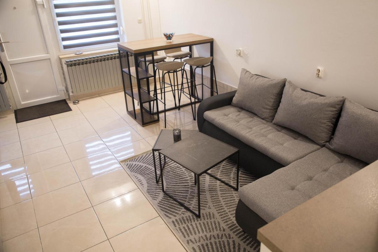 Studio Apartman Suburban Visnjevac ภายนอก รูปภาพ