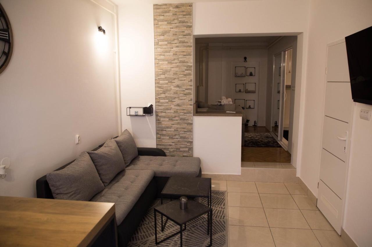 Studio Apartman Suburban Visnjevac ภายนอก รูปภาพ