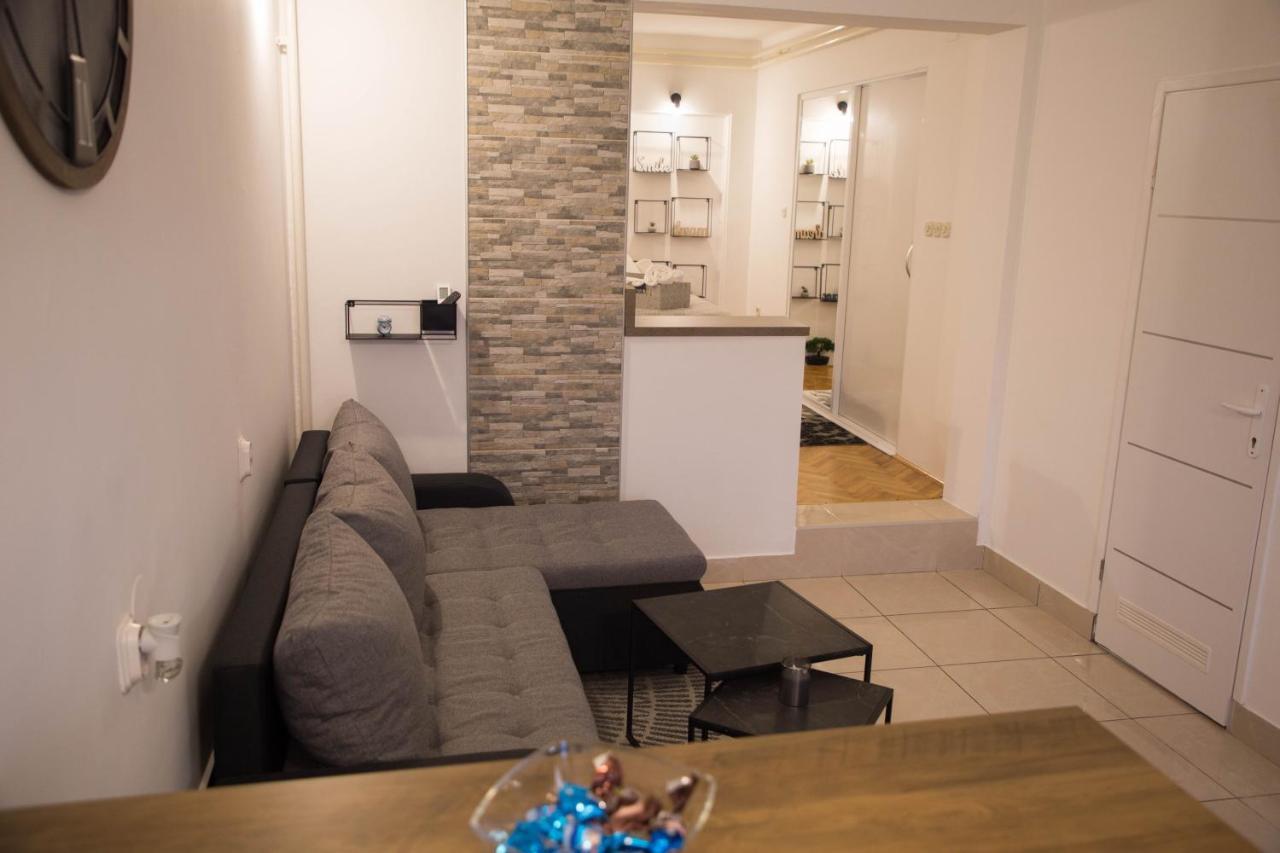 Studio Apartman Suburban Visnjevac ภายนอก รูปภาพ